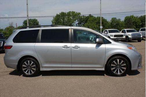2019 Toyota Sienna XLE Premium