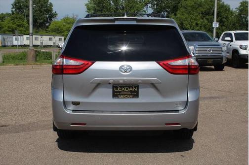 2019 Toyota Sienna XLE Premium