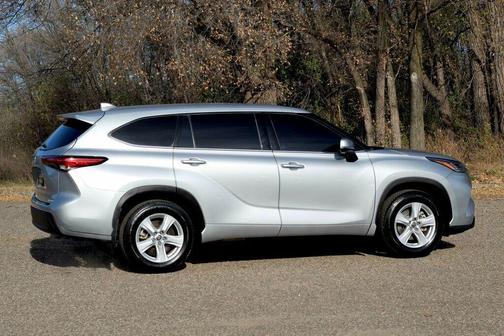 2020 Toyota Highlander LE