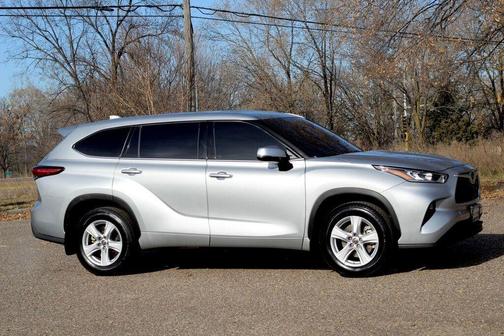 2020 Toyota Highlander LE