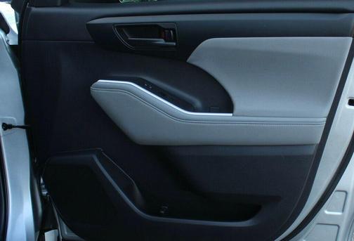 2020 Toyota Highlander LE