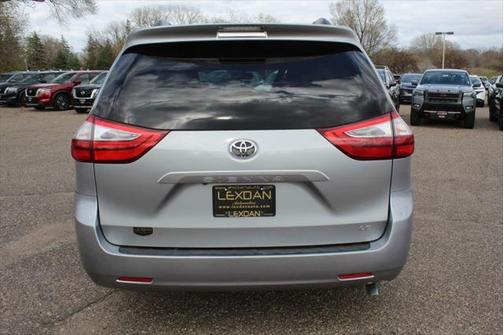 2017 Toyota Sienna LE