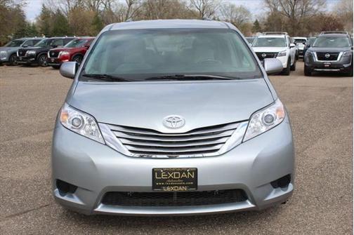 2017 Toyota Sienna LE