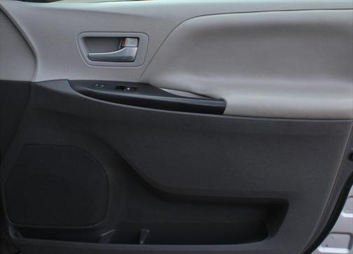 2017 Toyota Sienna LE