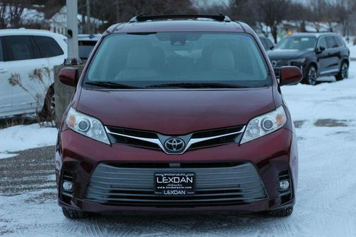 2019 Toyota Sienna XLE