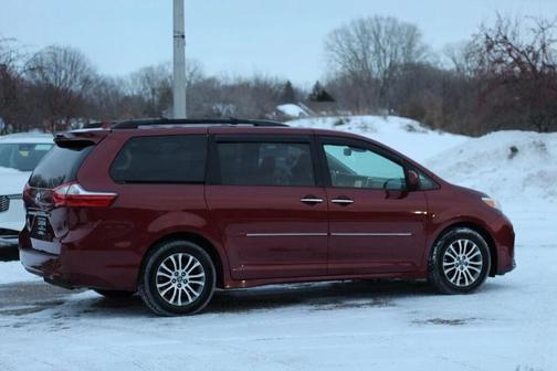 2019 Toyota Sienna XLE