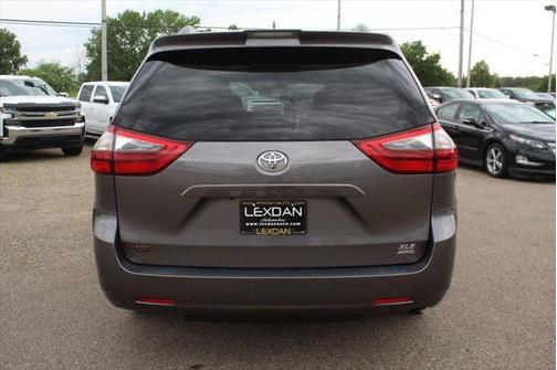 2020 Toyota Sienna XLE Premium