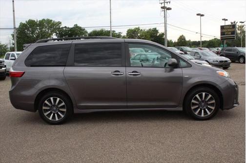 2020 Toyota Sienna XLE Premium