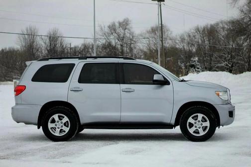 2016 Toyota Sequoia SR5