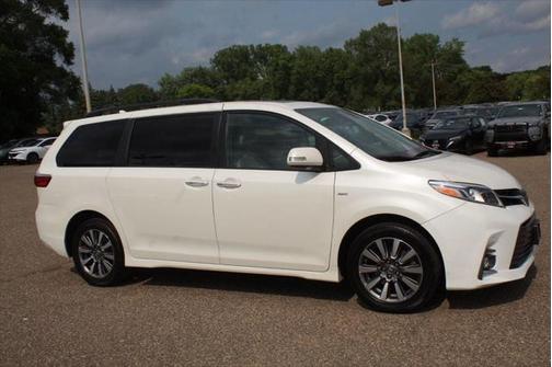 2020 Toyota Sienna XLE Premium