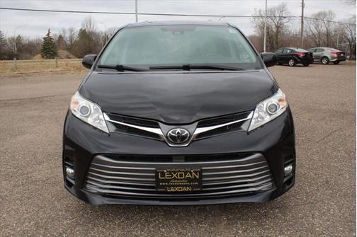 2019 Toyota Sienna XLE