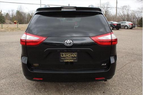 2019 Toyota Sienna XLE