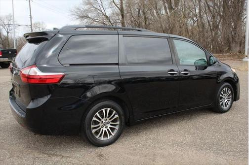 2019 Toyota Sienna XLE
