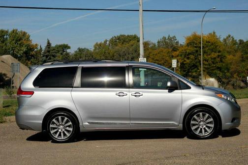 2011 Toyota Sienna LE
