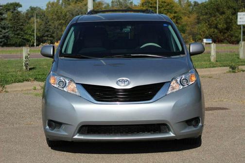 2011 Toyota Sienna LE