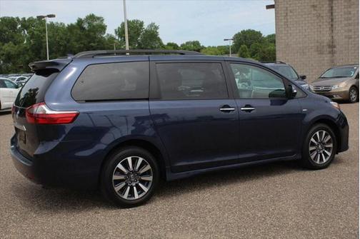 2020 Toyota Sienna XLE Premium