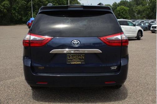 2020 Toyota Sienna XLE Premium