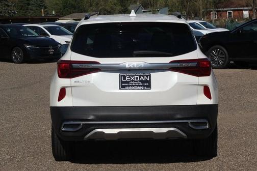 Snow White Pearl 2023 Kia Seltos S