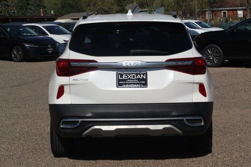 Snow White Pearl 2023 Kia Seltos S