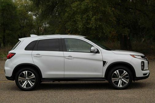2024 Mitsubishi Outlander Sport SE