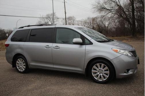 2017 Toyota Sienna XLE Premium