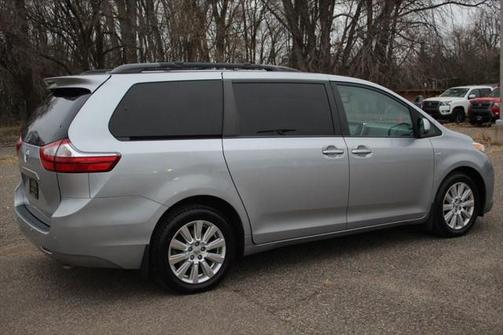 2017 Toyota Sienna XLE Premium