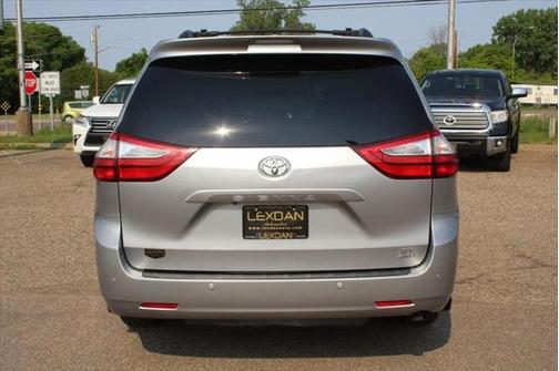 2017 Toyota Sienna XLE Premium
