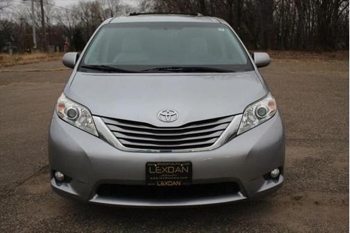 2017 Toyota Sienna XLE Premium