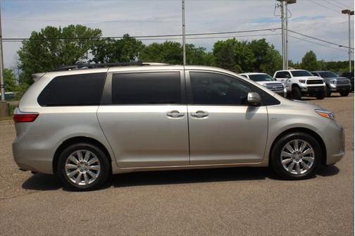 2017 Toyota Sienna Limited Premium