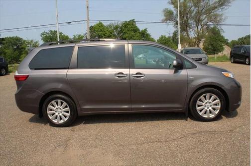 2017 Toyota Sienna XLE Premium