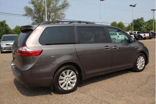 2017 Toyota Sienna XLE Premium