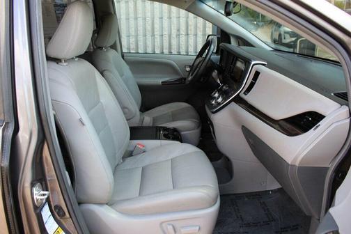Predawn Gray Mica 2017 Toyota Sienna XLE Premium