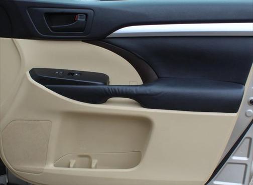 2014 Toyota Highlander LE Plus