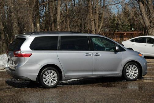 2017 Toyota Sienna XLE Premium