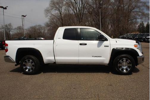 2017 Toyota Tundra SR5