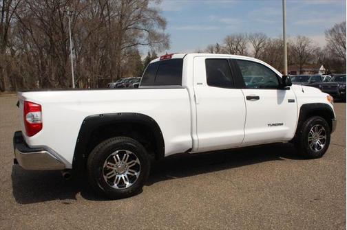 2017 Toyota Tundra SR5