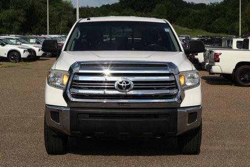 Super White 2015 Toyota Tundra SR5
