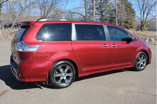 2015 Toyota Sienna LE