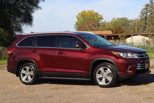 Ooh La La Rouge Mica 2019 Toyota Highlander XLE