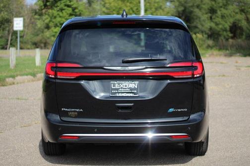 2023 Chrysler Pacifica Hybrid Limited