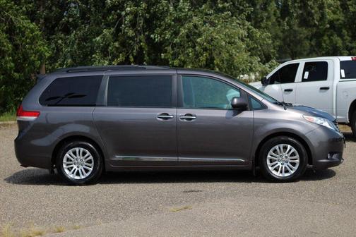 2013 Toyota Sienna XLE