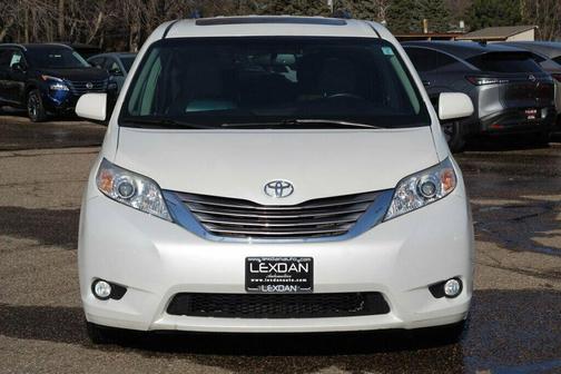 2017 Toyota Sienna XLE