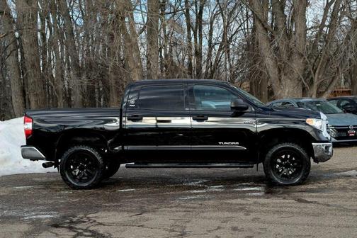 2017 Toyota Tundra SR5