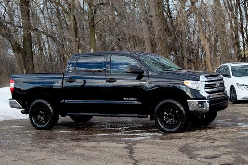 2017 Toyota Tundra SR5