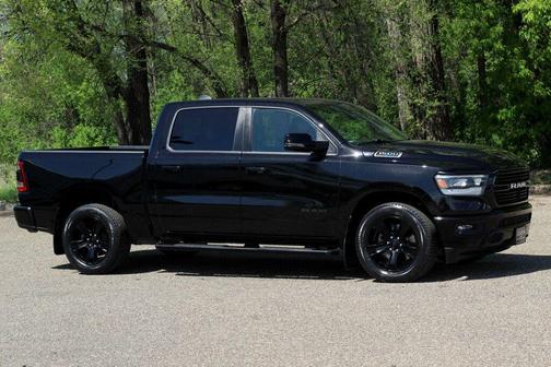 Diamond Black Crystal Pearlcoat 2023 RAM 1500 Sport