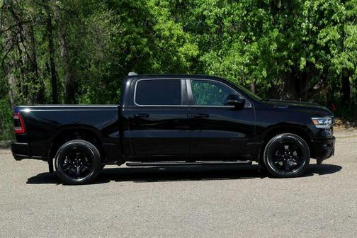 Diamond Black Crystal Pearlcoat 2023 RAM 1500 Sport