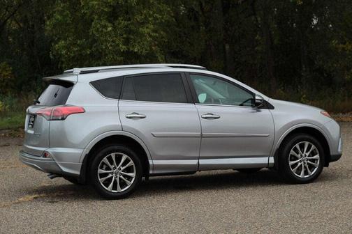 2017 Toyota RAV4 Platinum