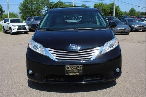 2017 Toyota Sienna XLE