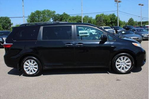 2017 Toyota Sienna XLE