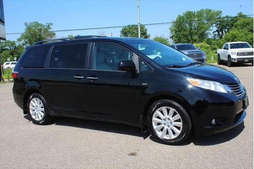 2017 Toyota Sienna XLE